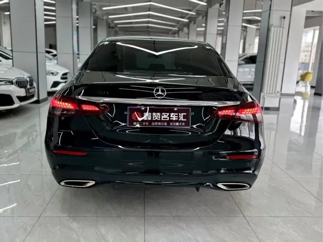 Mercedes-Benz E-Class — Фото автомобиля 10