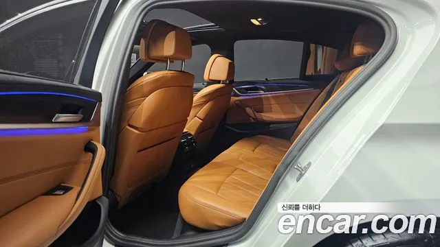 BMW 5-Series — Фото автомобиля 21