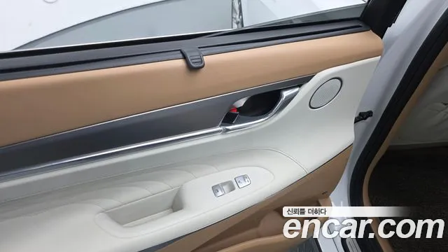 Hyundai Grandeur New — Фото автомобиля 19