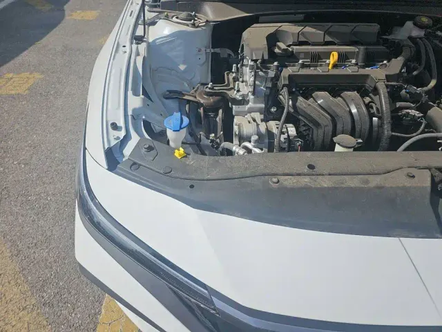 Hyundai Elantra — Фото автомобиля 20
