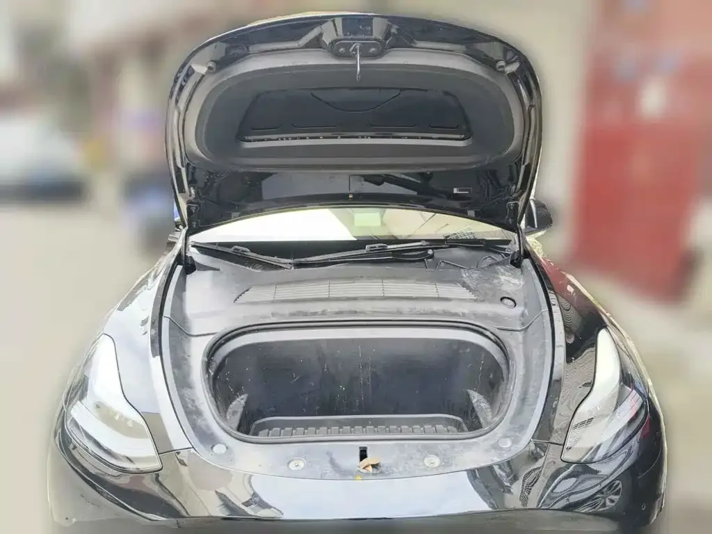 Tesla Model Y 2022 Facelift Rear-Wheel Drive Version — Фото автомобиля 3