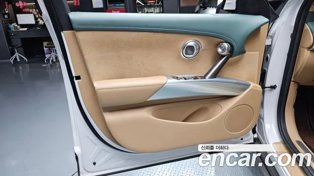 Genesis GV60 — Фото автомобиля 12