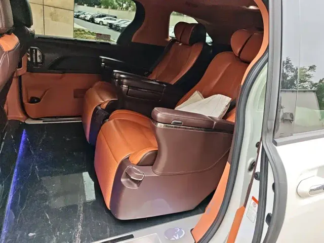 Toyota Granvia — Фото автомобиля 14