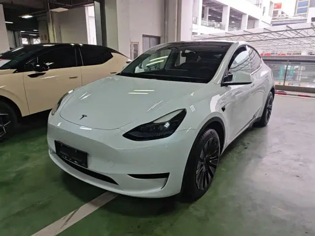 Фотография автомобиля — Tesla Model Y