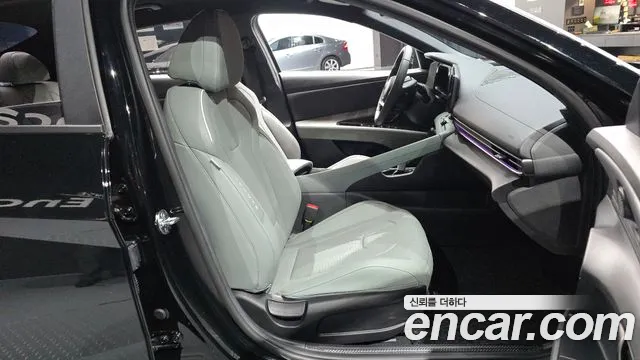 Hyundai Avante CN7 — Фото автомобиля 18