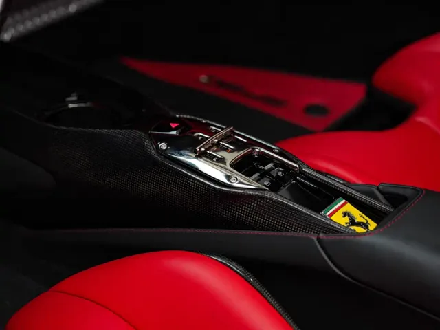 Ferrari SF90 — Фото автомобиля 19