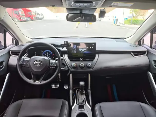 Toyota Corolla Cross — Фото автомобиля 8