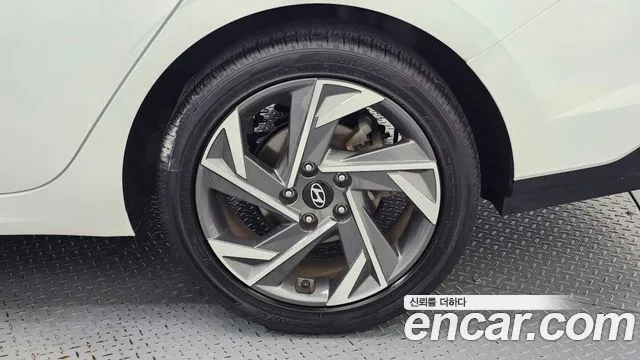 Hyundai AVANTE Новый Avante (CN7) — Фото автомобиля 19