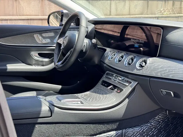 Mercedes-Benz CLS-Class — Фото автомобиля 13