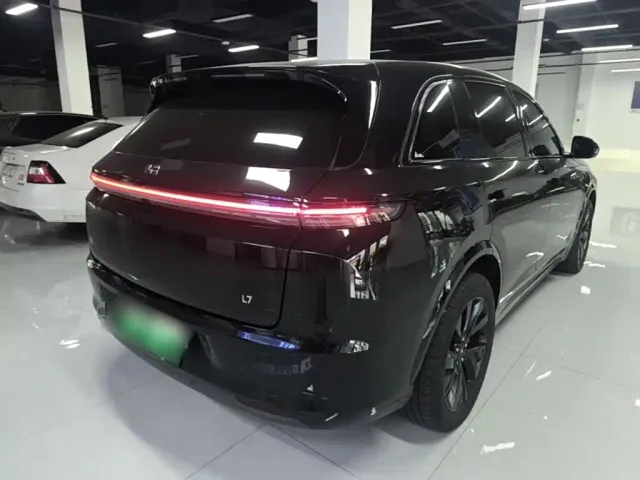Li Auto L7 — Фото автомобиля 4