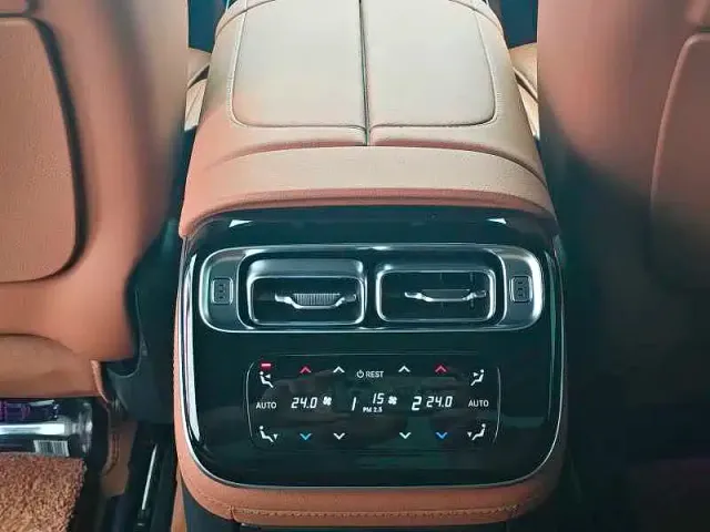 Mercedes-Benz S-Class — Фото автомобиля 12