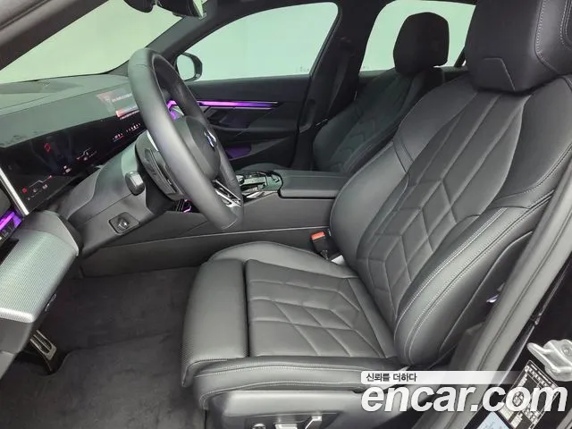 BMW 5 Series G60 — Фото автомобиля 10
