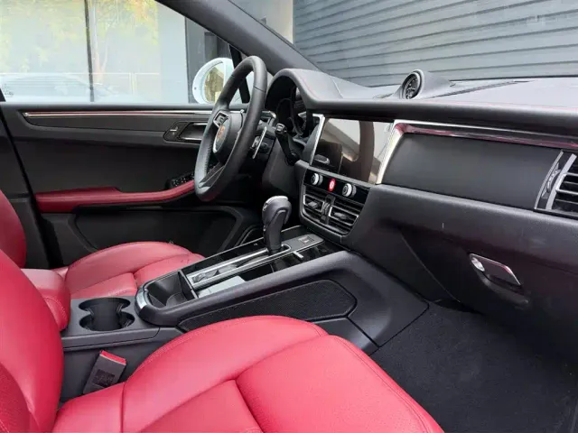 Porsche Macan — Фото автомобиля 11
