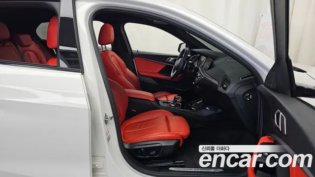 BMW 1 Series F40 — Фото автомобиля 16