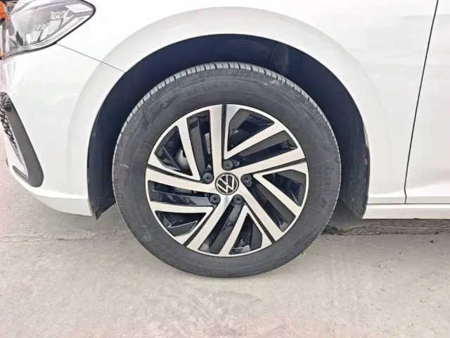 Volkswagen Lavida — Фото автомобиля 22