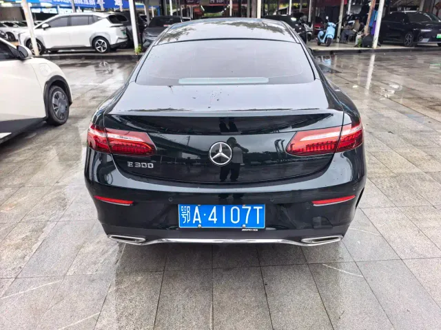 Mercedes-Benz E-Class — Фото автомобиля 11