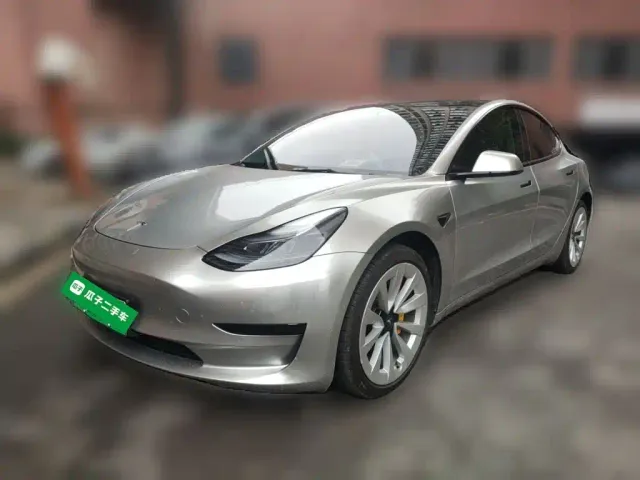Фотография автомобиля — Tesla Model 3