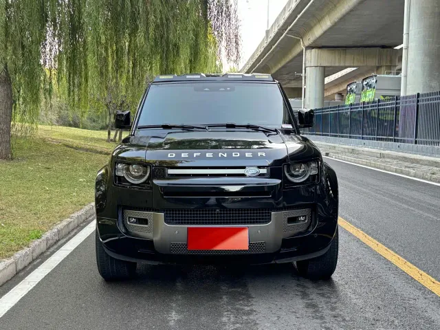 Land Rover Defender — Фото автомобиля 2