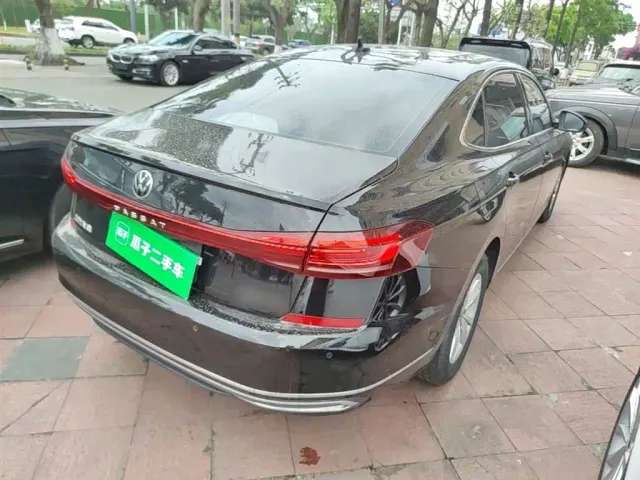 Volkswagen Passat — Фото автомобиля 6