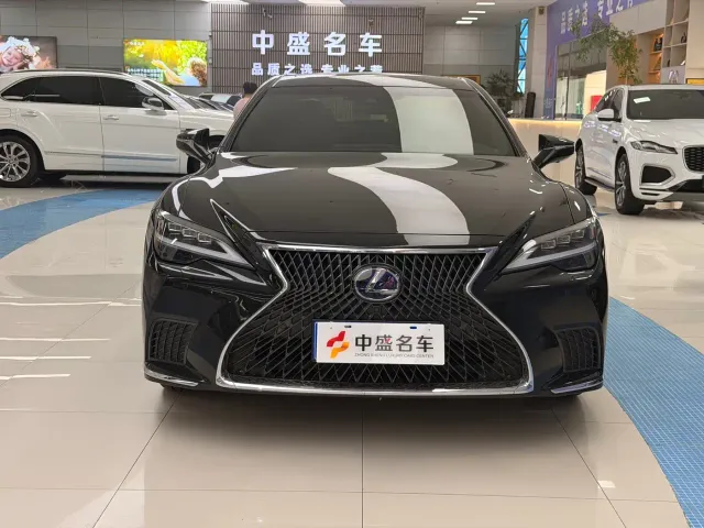 Lexus LS — Фото автомобиля 2