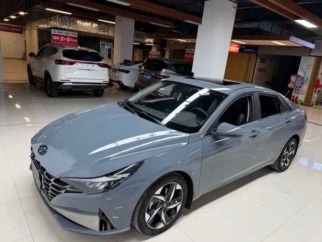 Hyundai Elantra — Фото автомобиля 13