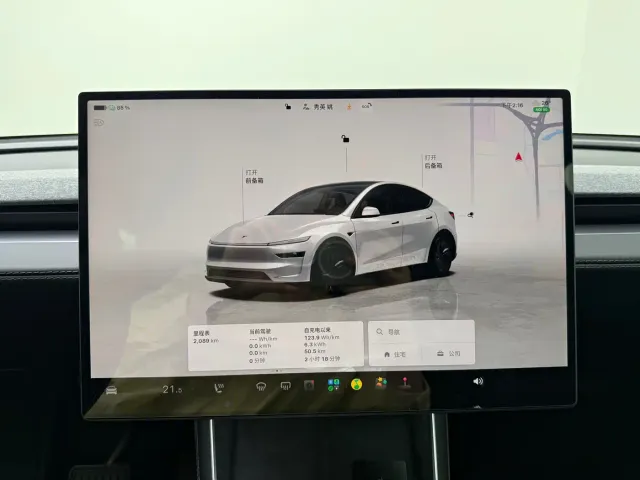 Tesla Model Y — Фото автомобиля 22