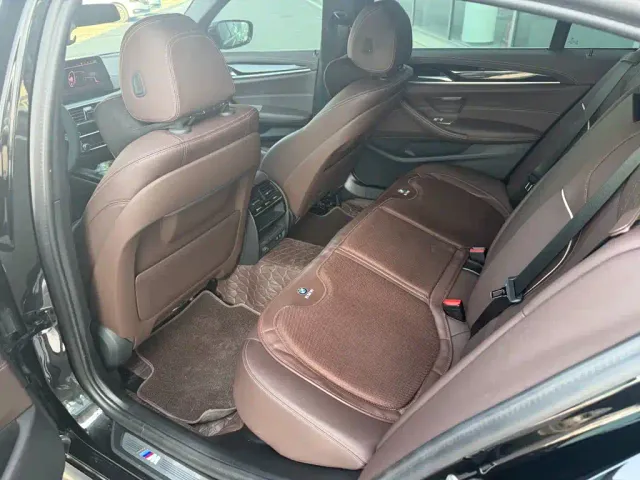 BMW 5 Series — Фото автомобиля 14