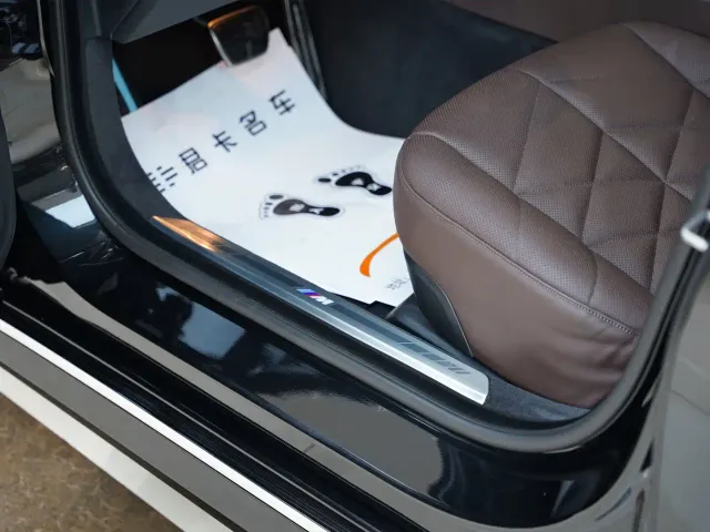 BMW BMW i7 2023 eDrive50L Leading M Sport Package — Фото автомобиля 17