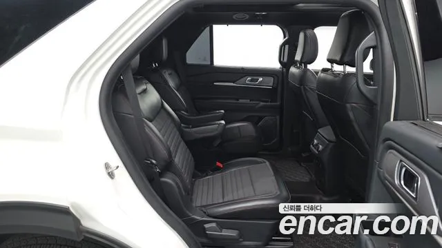 Ford Explorer Explorer 6 поколение 2.3 ST-Line 4WD — Фото автомобиля 23