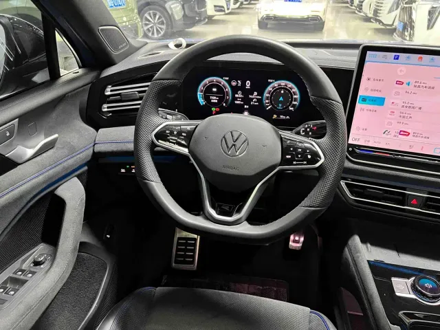 Volkswagen Tiguan L — Фото автомобиля 10