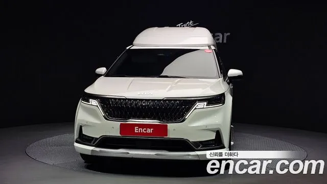 Kia Canival — Фото автомобиля 3