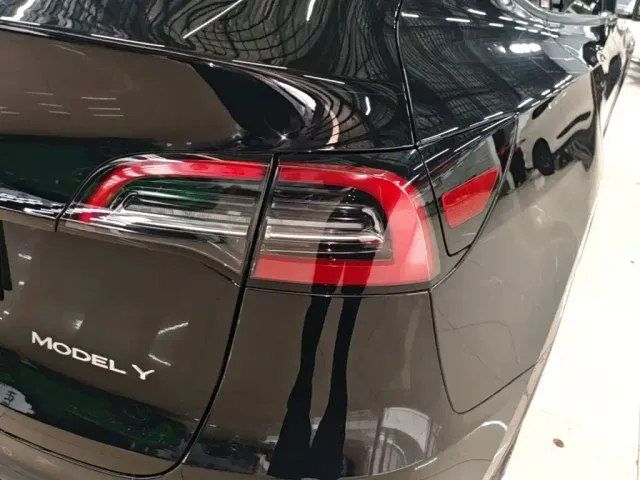 Tesla Model Y — Фото автомобиля 7