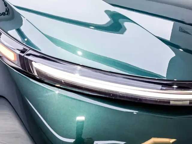 Li Auto L8 — Фото автомобиля 18