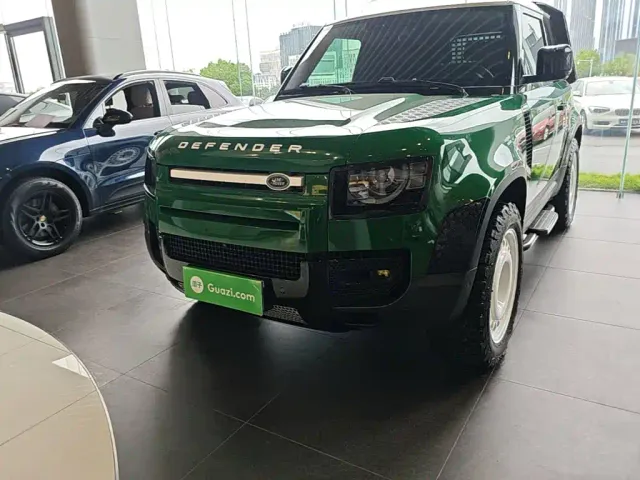 Land Rover Defender — Фото автомобиля 23