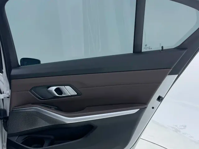 BMW 3 Series — Фото автомобиля 17