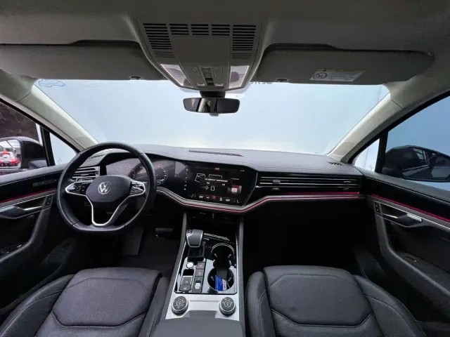 Volkswagen Touareg — Фото автомобиля 9