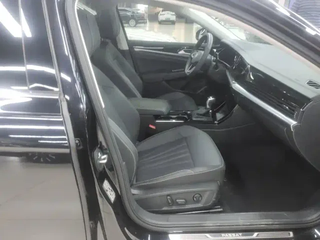 Volkswagen Passat — Фото автомобиля 24