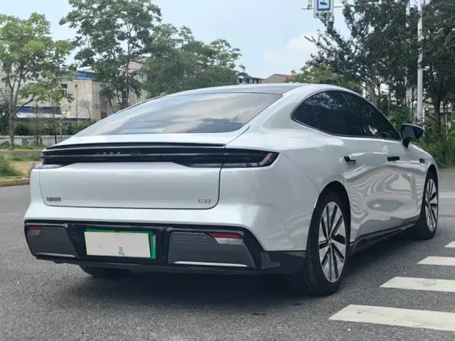 Geely Galaxy E8 — Фото автомобиля 11