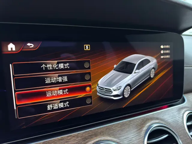 Mercedes-Benz E-Class — Фото автомобиля 17