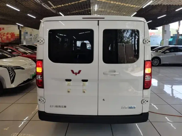 Wuling Yangguang — Фото автомобиля 3