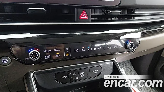 Kia Carnival Generation 4 — Фото автомобиля 14
