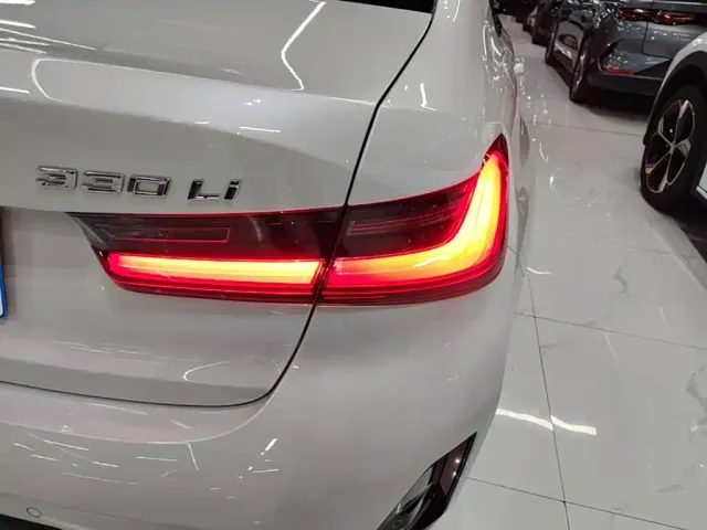 BMW 3 Series — Фото автомобиля 7