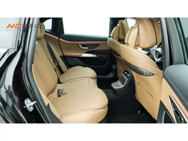 Mercedes-Benz E-Class — Фото автомобиля 8