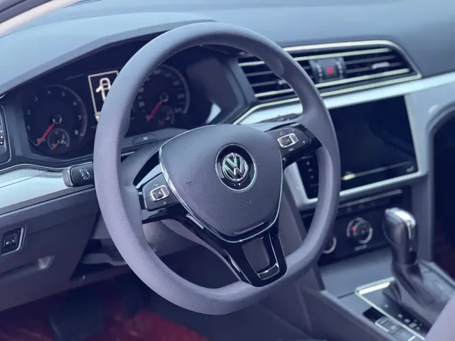 Volkswagen Lamando — Фото автомобиля 8