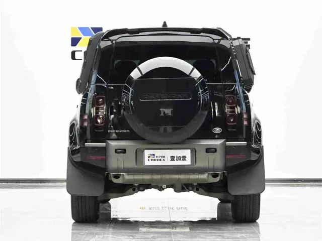 Land Rover Defender — Фото автомобиля 5