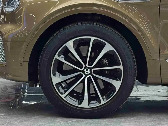 Bentley Bentayga Hybrid — Фото автомобиля 4