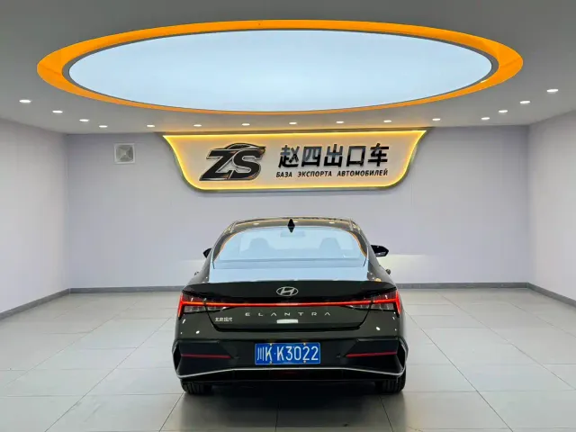 Hyundai Elantra — Фото автомобиля 5