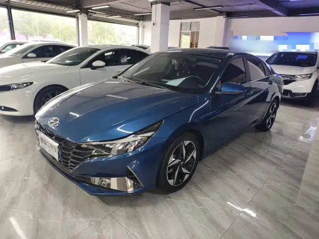 Фотография автомобиля — Hyundai Elantra