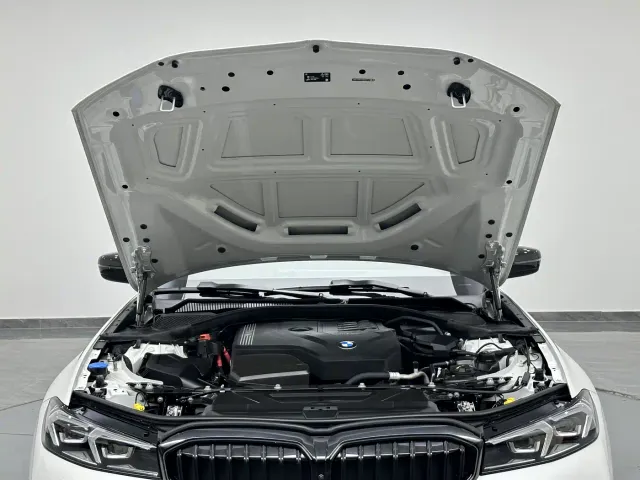 BMW 3 Series — Фото автомобиля 14