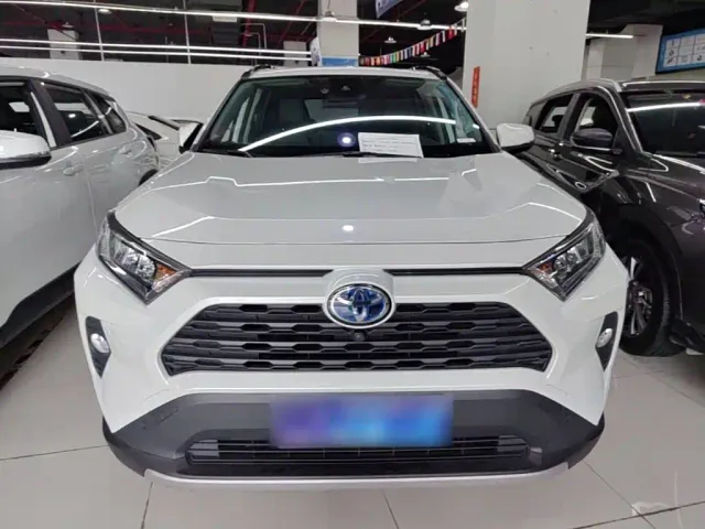 Toyota RAV4 — Фото автомобиля 2